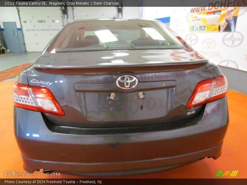 Magnetic Gray Metallic / Dark Charcoal 2011 Toyota Camry SE