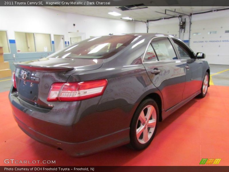 Magnetic Gray Metallic / Dark Charcoal 2011 Toyota Camry SE