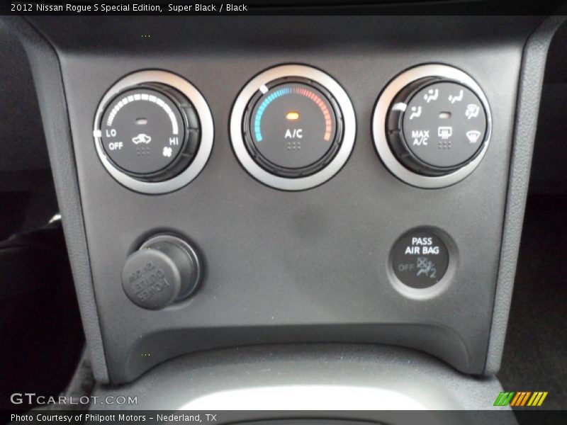 Super Black / Black 2012 Nissan Rogue S Special Edition