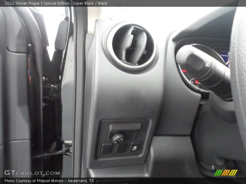 Super Black / Black 2012 Nissan Rogue S Special Edition