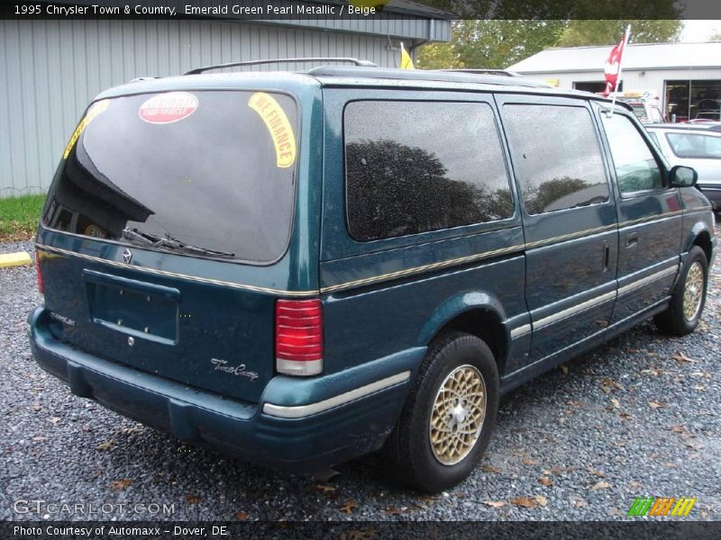 Emerald Green Pearl Metallic / Beige 1995 Chrysler Town & Country