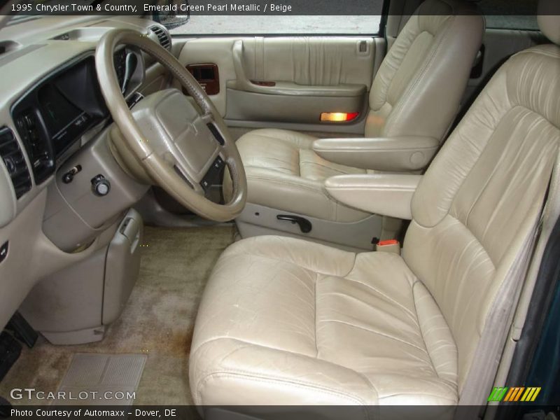 Emerald Green Pearl Metallic / Beige 1995 Chrysler Town & Country