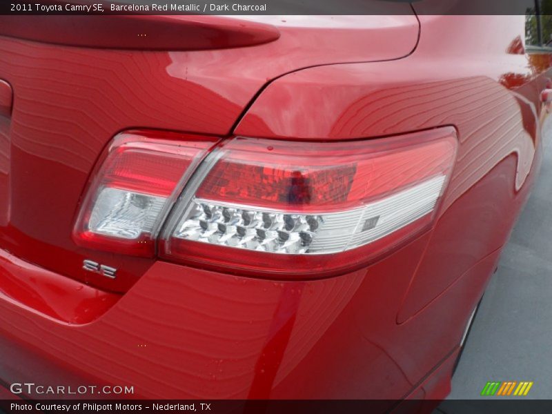 Barcelona Red Metallic / Dark Charcoal 2011 Toyota Camry SE