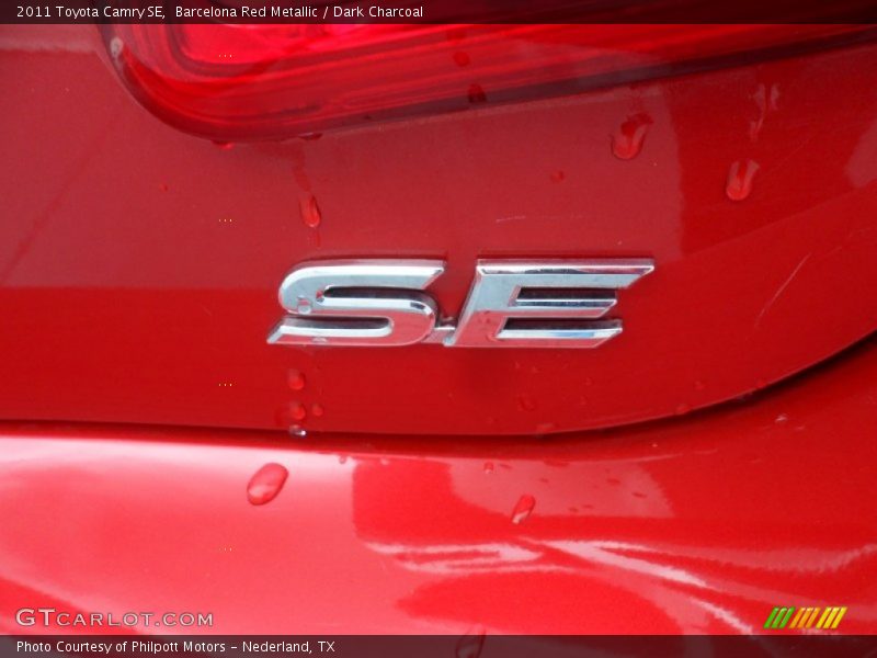 Barcelona Red Metallic / Dark Charcoal 2011 Toyota Camry SE