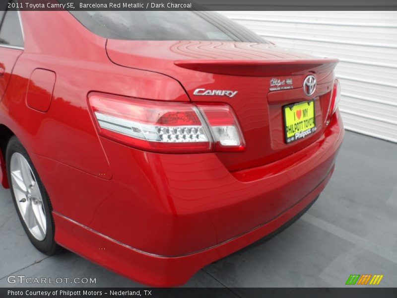 Barcelona Red Metallic / Dark Charcoal 2011 Toyota Camry SE