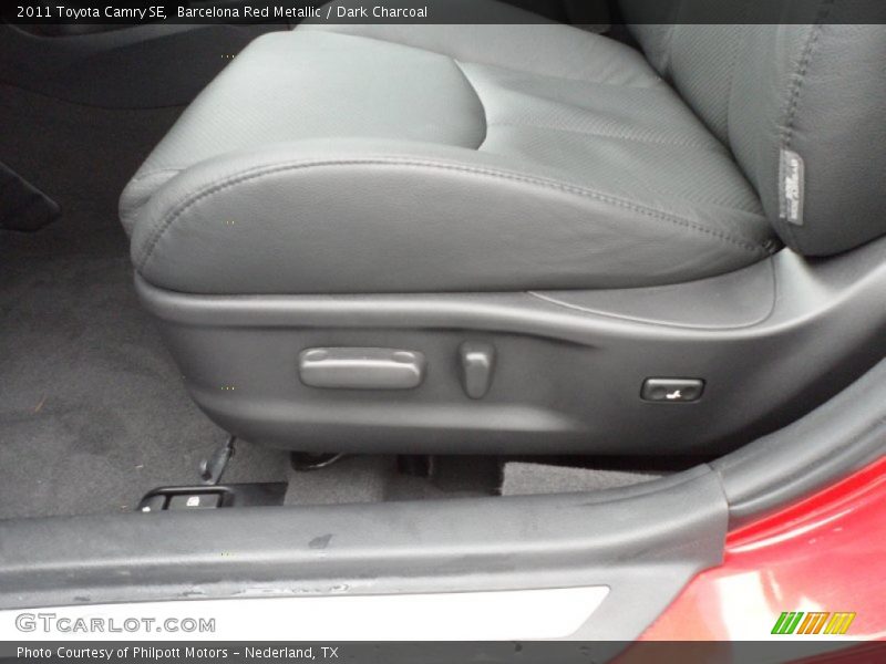 Barcelona Red Metallic / Dark Charcoal 2011 Toyota Camry SE