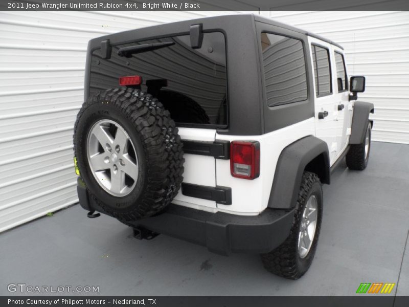 Bright White / Black 2011 Jeep Wrangler Unlimited Rubicon 4x4