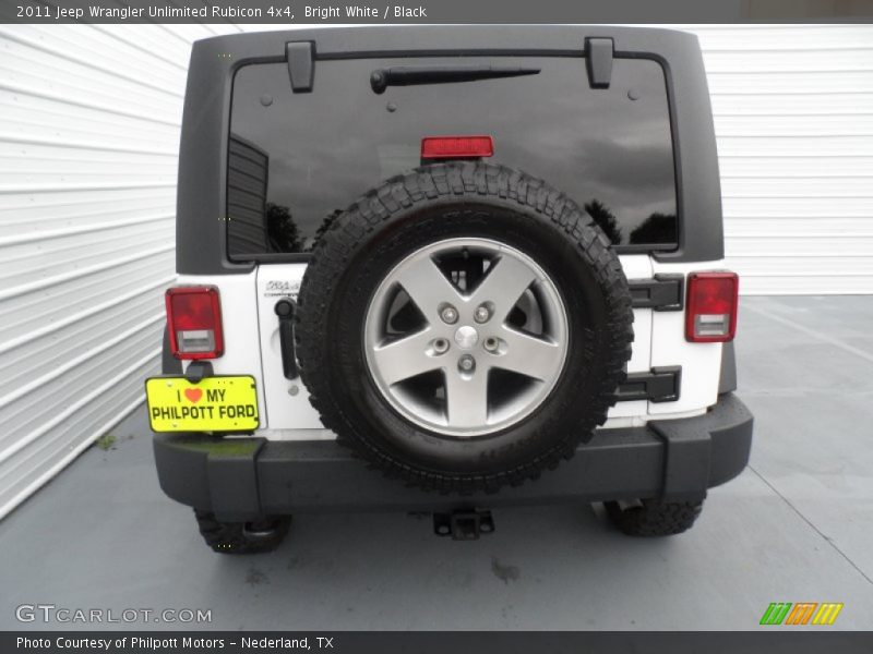 Bright White / Black 2011 Jeep Wrangler Unlimited Rubicon 4x4