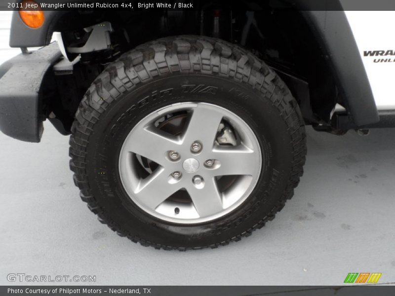 Bright White / Black 2011 Jeep Wrangler Unlimited Rubicon 4x4