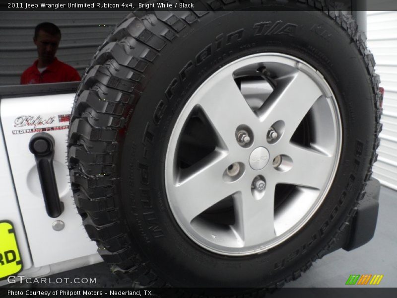Bright White / Black 2011 Jeep Wrangler Unlimited Rubicon 4x4
