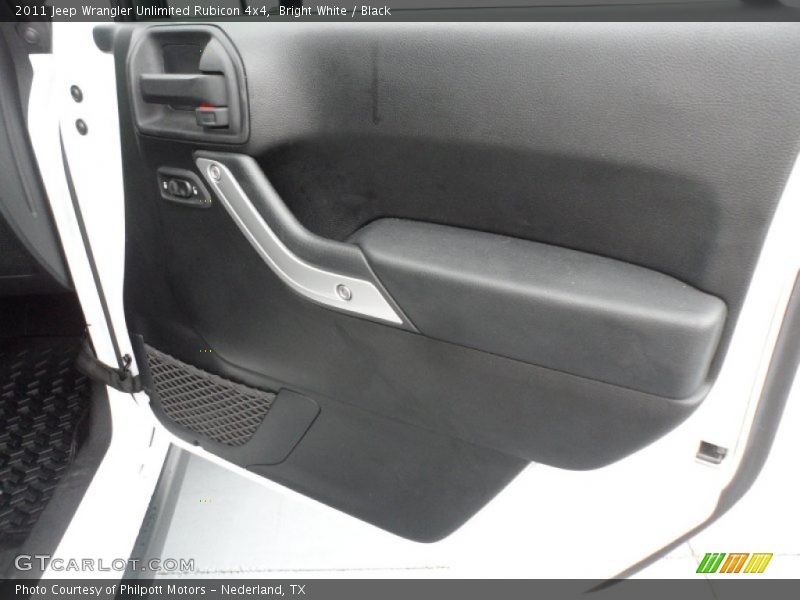 Bright White / Black 2011 Jeep Wrangler Unlimited Rubicon 4x4