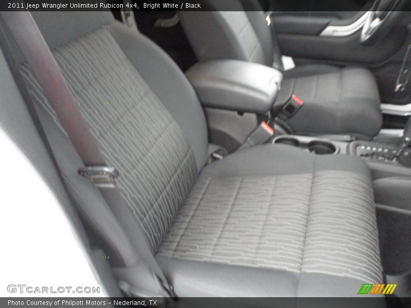Bright White / Black 2011 Jeep Wrangler Unlimited Rubicon 4x4