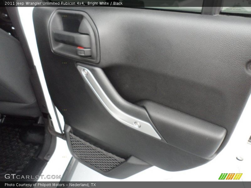 Bright White / Black 2011 Jeep Wrangler Unlimited Rubicon 4x4