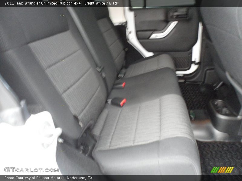 Bright White / Black 2011 Jeep Wrangler Unlimited Rubicon 4x4