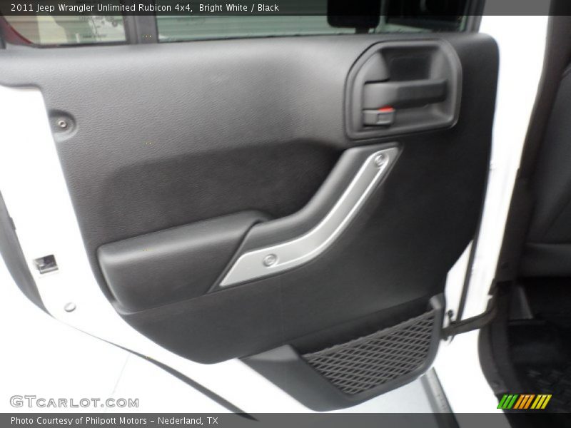 Bright White / Black 2011 Jeep Wrangler Unlimited Rubicon 4x4