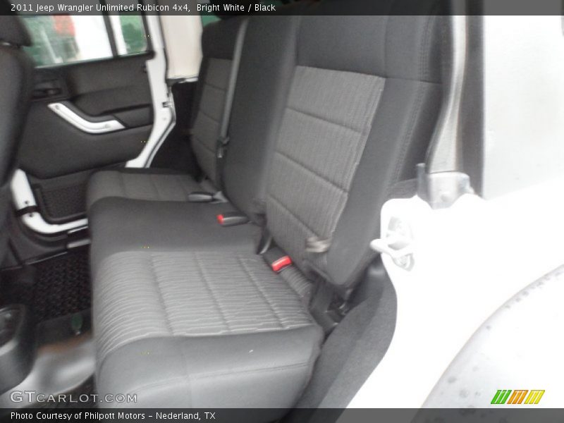 Bright White / Black 2011 Jeep Wrangler Unlimited Rubicon 4x4