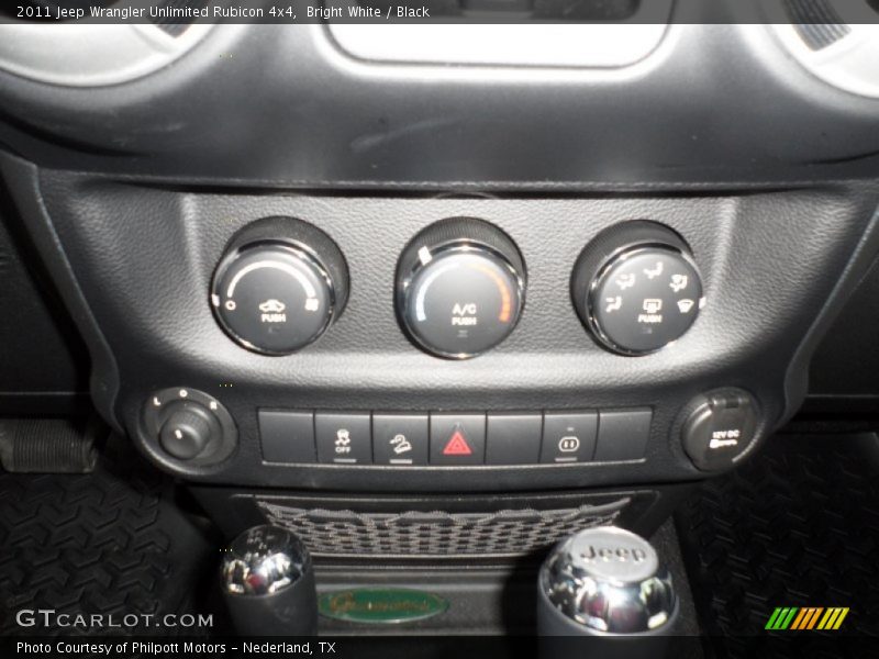 Bright White / Black 2011 Jeep Wrangler Unlimited Rubicon 4x4