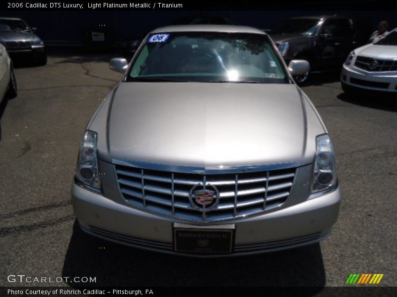 Light Platinum Metallic / Titanium 2006 Cadillac DTS Luxury