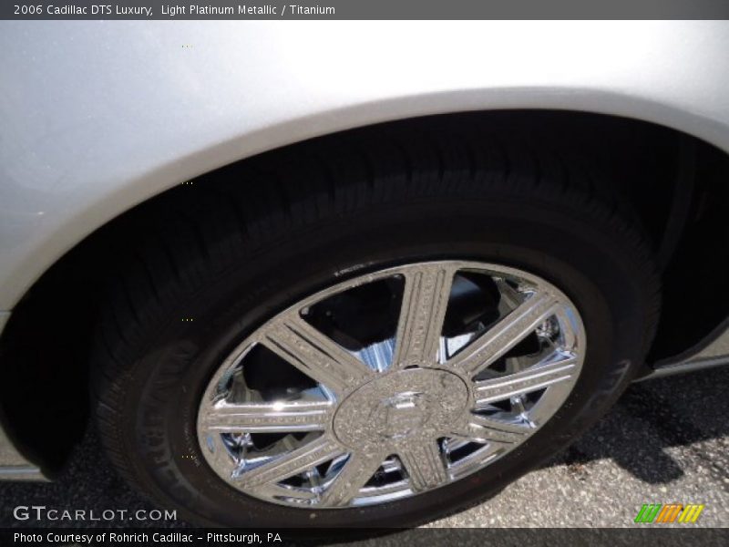 Light Platinum Metallic / Titanium 2006 Cadillac DTS Luxury