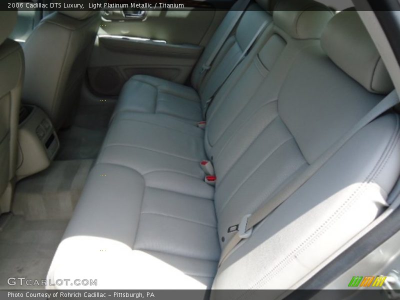 Light Platinum Metallic / Titanium 2006 Cadillac DTS Luxury