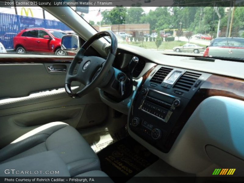 Light Platinum Metallic / Titanium 2006 Cadillac DTS Luxury