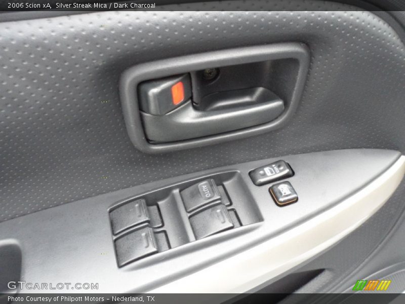 Silver Streak Mica / Dark Charcoal 2006 Scion xA