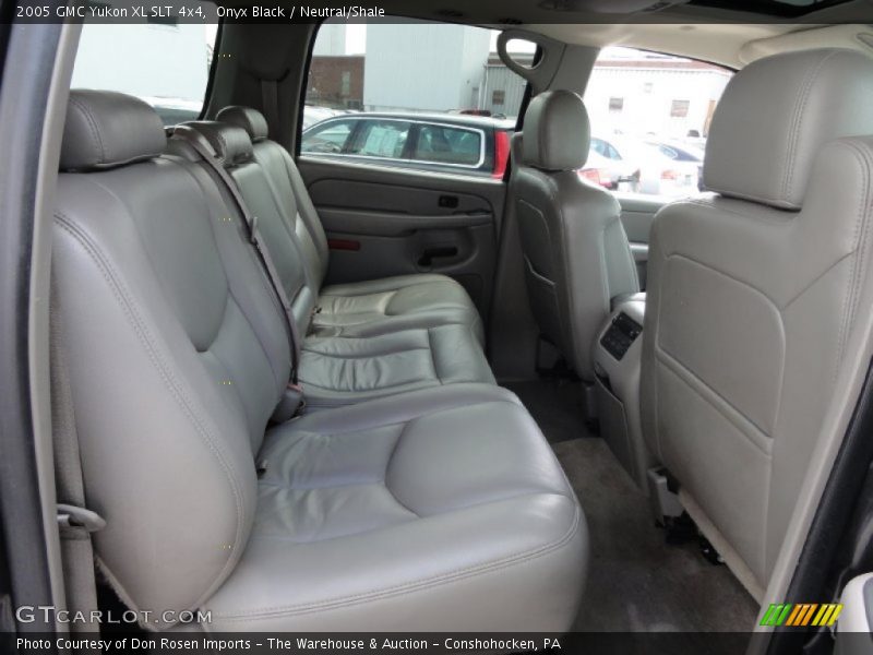 Onyx Black / Neutral/Shale 2005 GMC Yukon XL SLT 4x4