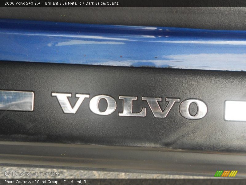 Brilliant Blue Metallic / Dark Beige/Quartz 2006 Volvo S40 2.4i