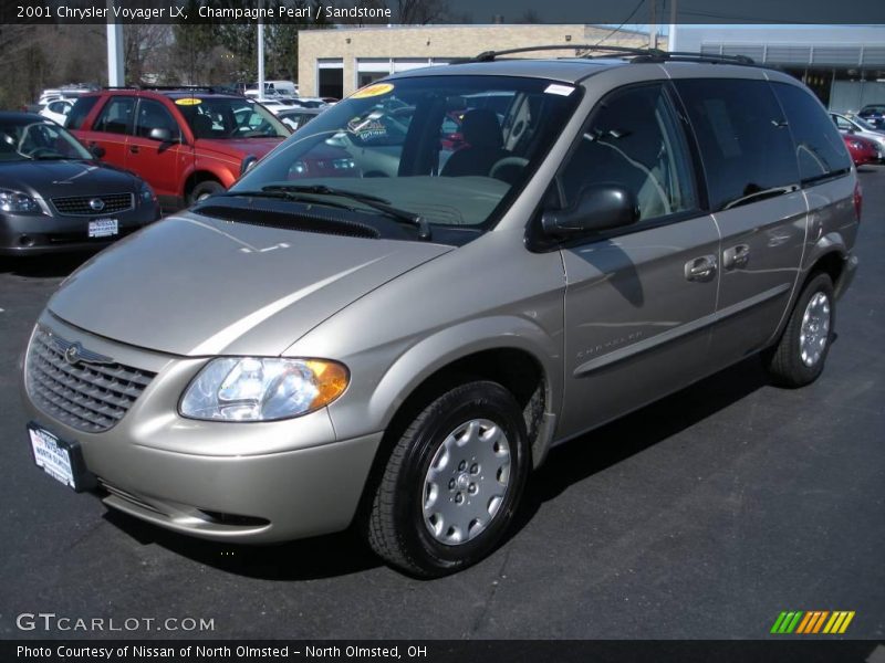 Champagne Pearl / Sandstone 2001 Chrysler Voyager LX