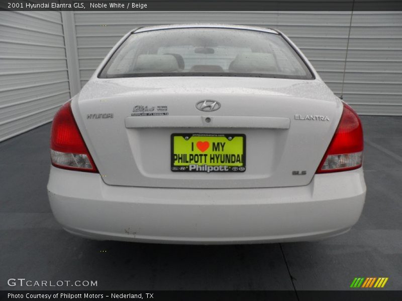 Noble White / Beige 2001 Hyundai Elantra GLS