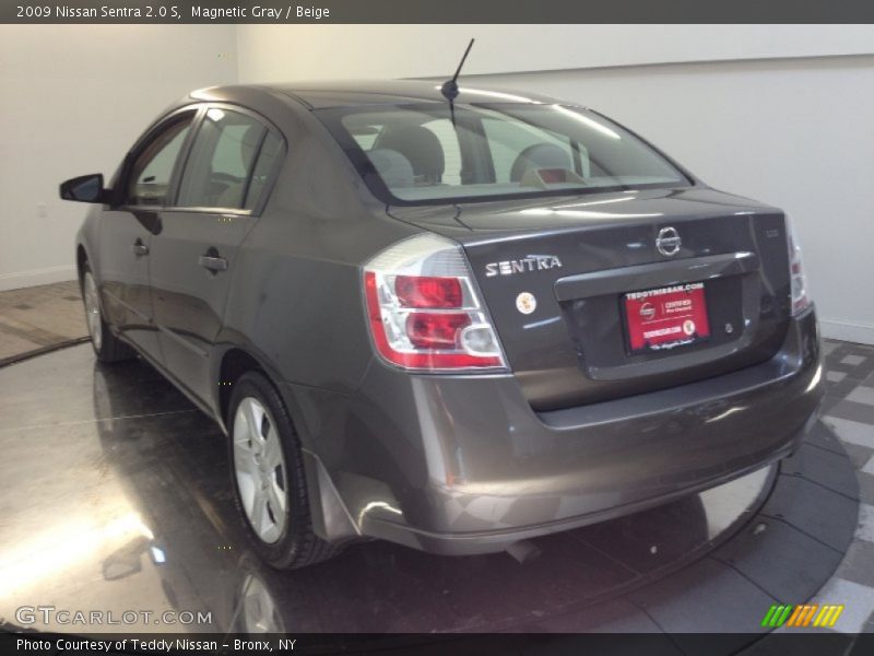 Magnetic Gray / Beige 2009 Nissan Sentra 2.0 S