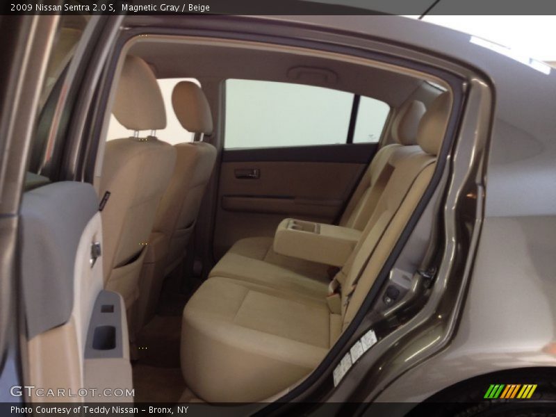 Magnetic Gray / Beige 2009 Nissan Sentra 2.0 S