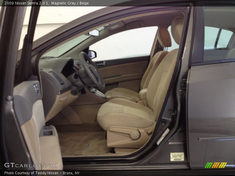 Magnetic Gray / Beige 2009 Nissan Sentra 2.0 S