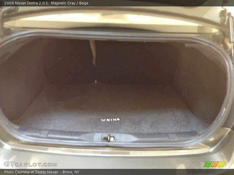 Magnetic Gray / Beige 2009 Nissan Sentra 2.0 S