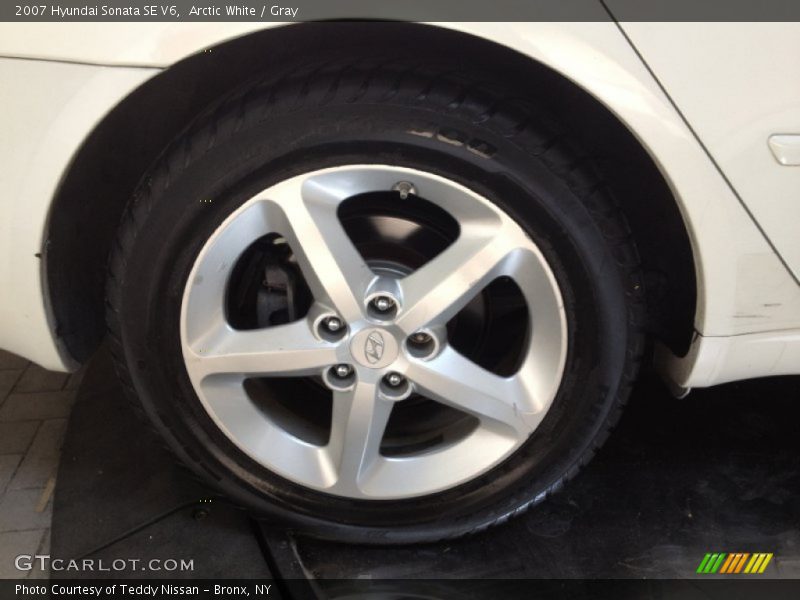 Arctic White / Gray 2007 Hyundai Sonata SE V6