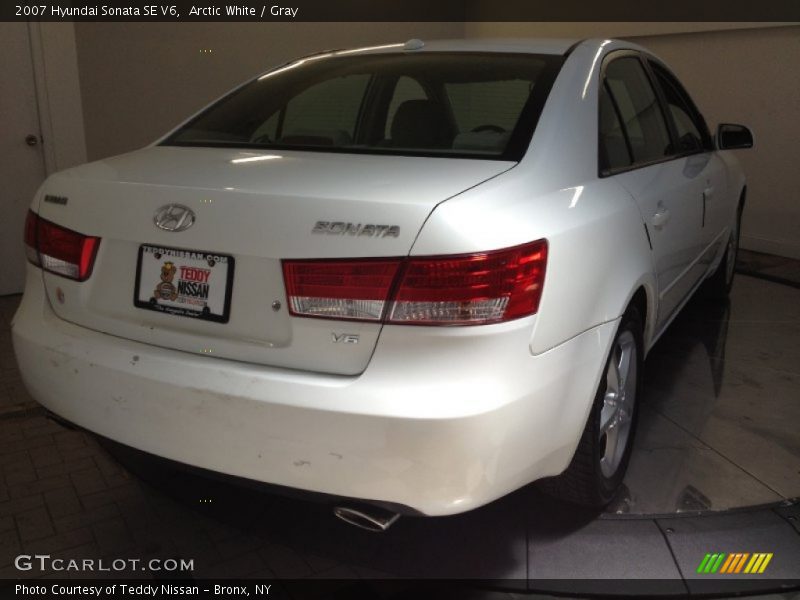 Arctic White / Gray 2007 Hyundai Sonata SE V6