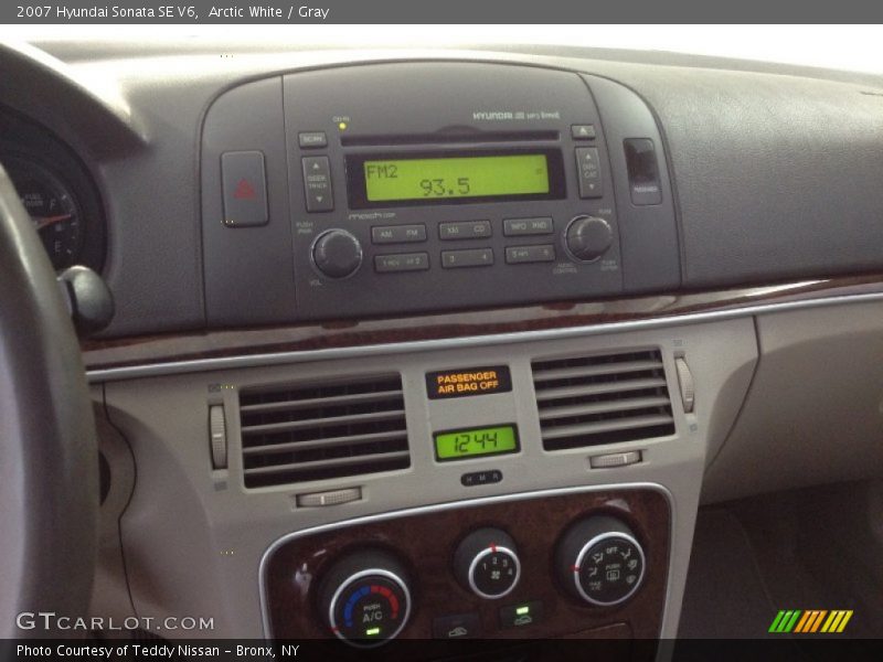Arctic White / Gray 2007 Hyundai Sonata SE V6