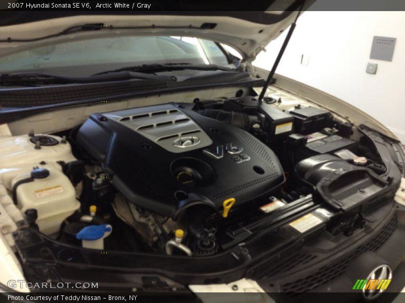 Arctic White / Gray 2007 Hyundai Sonata SE V6