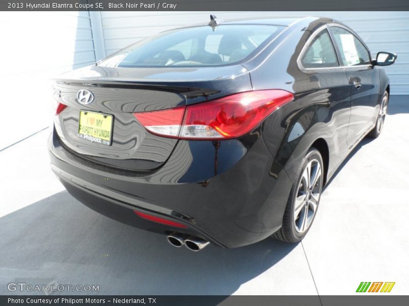 Black Noir Pearl / Gray 2013 Hyundai Elantra Coupe SE