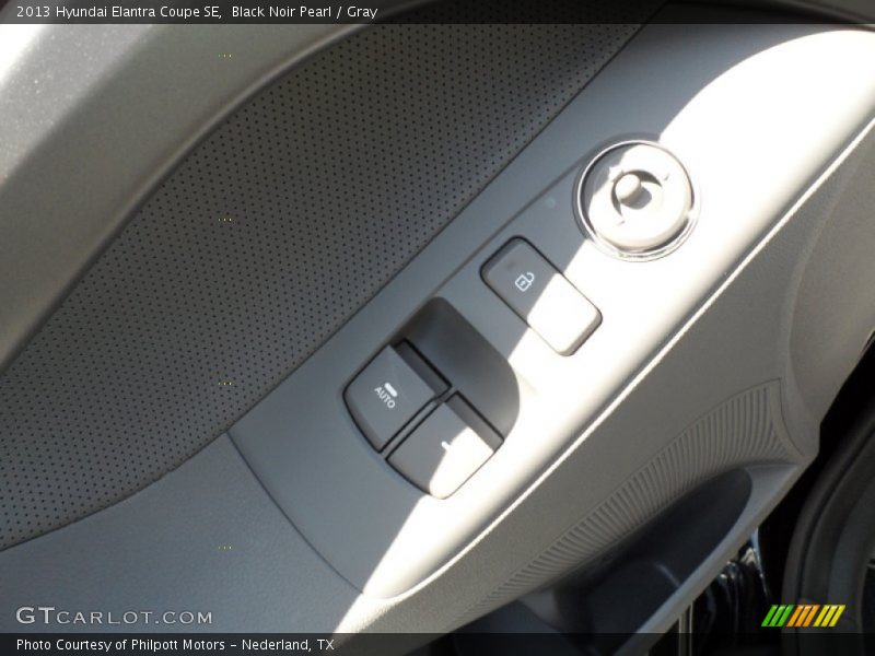 Black Noir Pearl / Gray 2013 Hyundai Elantra Coupe SE