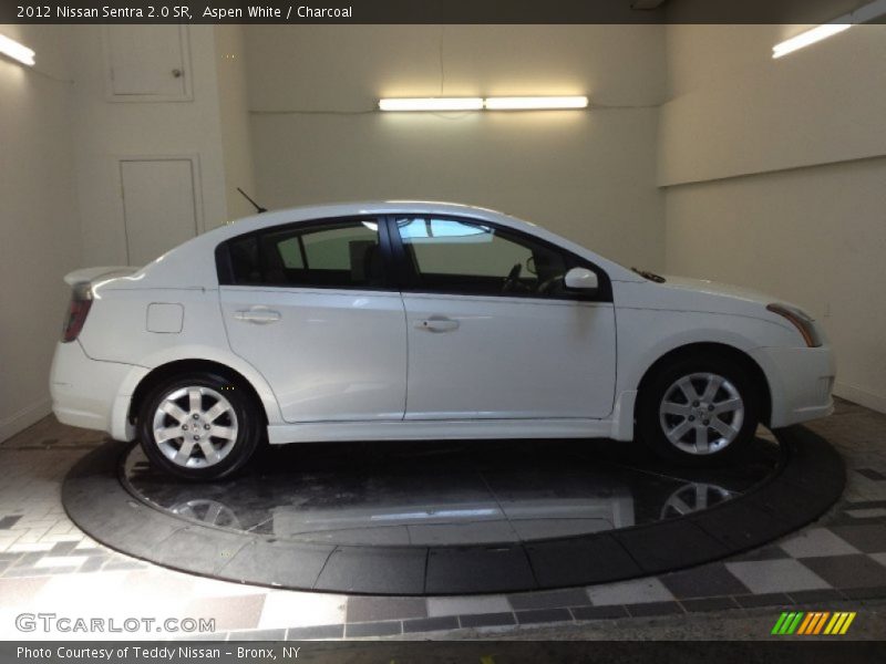 Aspen White / Charcoal 2012 Nissan Sentra 2.0 SR