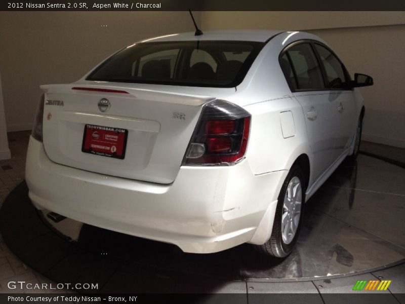 Aspen White / Charcoal 2012 Nissan Sentra 2.0 SR