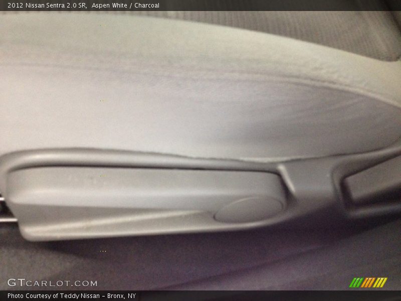 Aspen White / Charcoal 2012 Nissan Sentra 2.0 SR