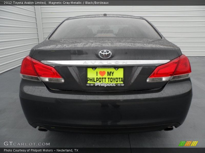 Magnetic Gray Metallic / Black/Bordeaux 2012 Toyota Avalon Limited