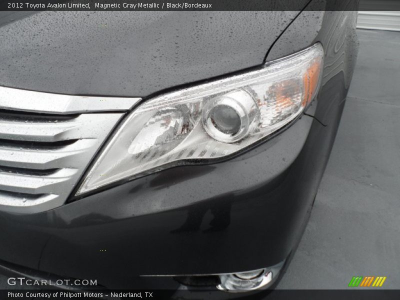 Magnetic Gray Metallic / Black/Bordeaux 2012 Toyota Avalon Limited