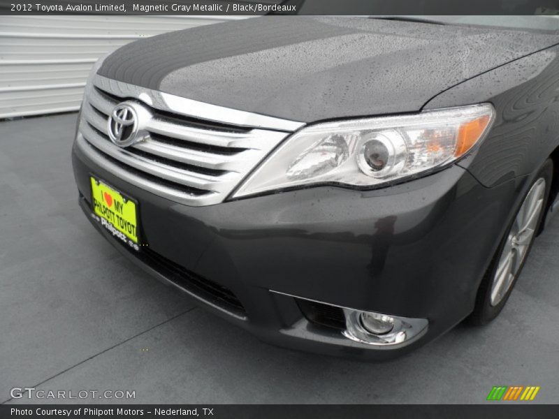 Magnetic Gray Metallic / Black/Bordeaux 2012 Toyota Avalon Limited