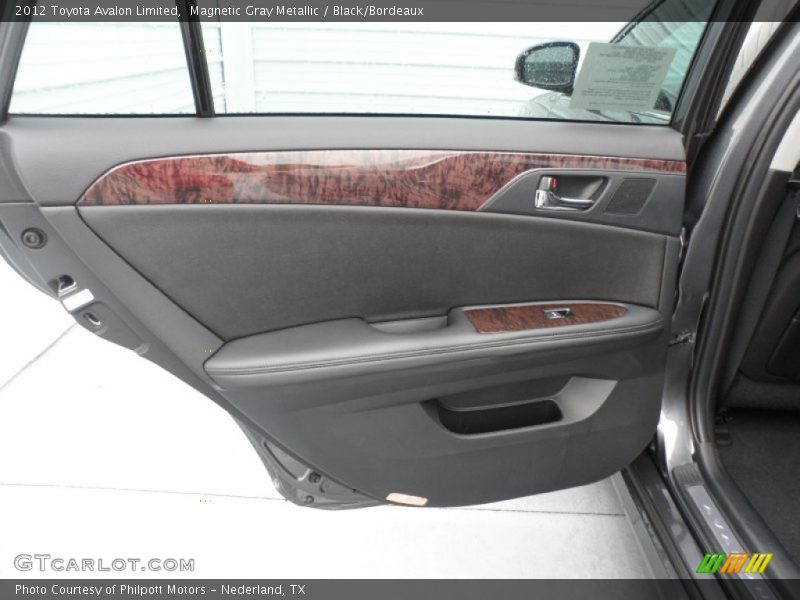Magnetic Gray Metallic / Black/Bordeaux 2012 Toyota Avalon Limited