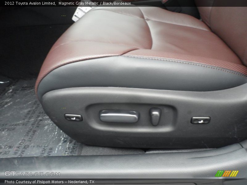 Magnetic Gray Metallic / Black/Bordeaux 2012 Toyota Avalon Limited