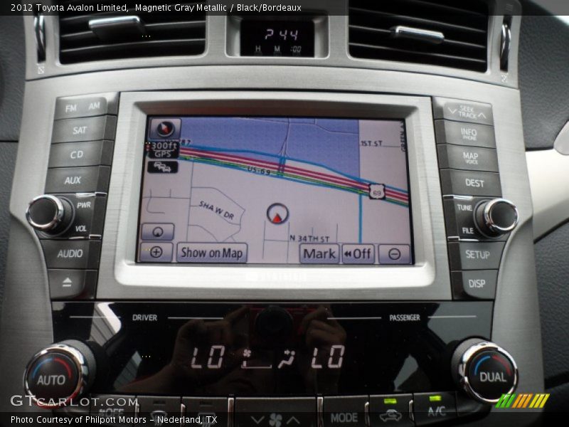 Magnetic Gray Metallic / Black/Bordeaux 2012 Toyota Avalon Limited