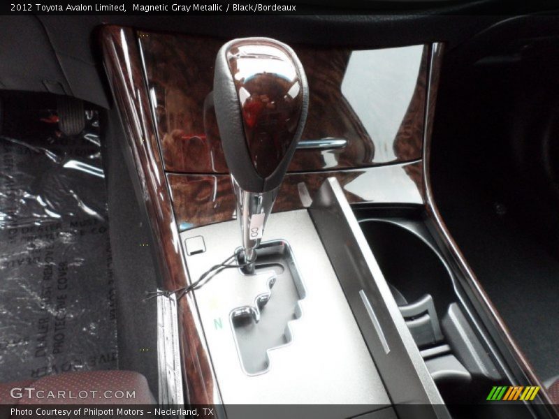Magnetic Gray Metallic / Black/Bordeaux 2012 Toyota Avalon Limited